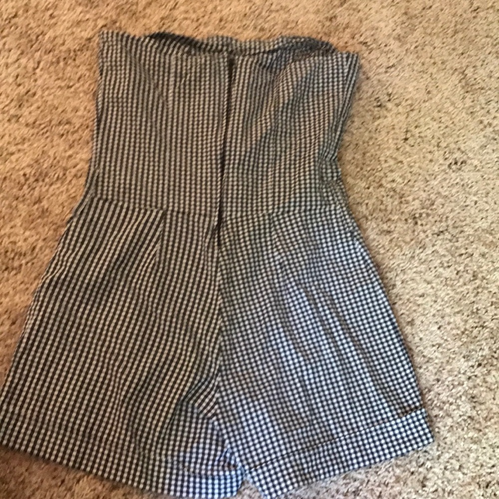Romper - Picture 2 of 4